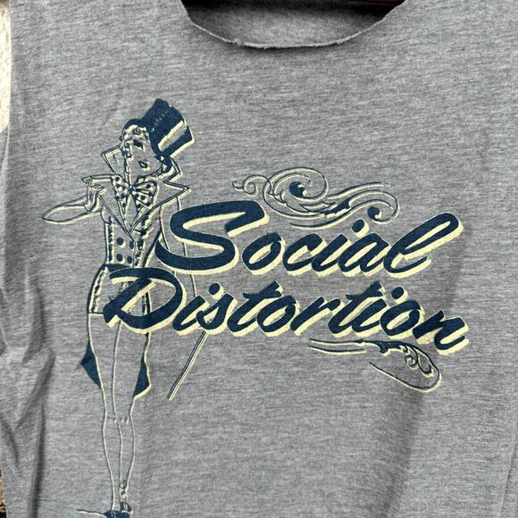 Vintage Social Distortion Shirt Size Small Grey Sleeveless Tank Punk Rock Y2K - Picture 3 of 8